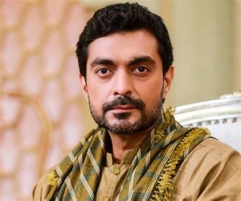 Alyy Khan .